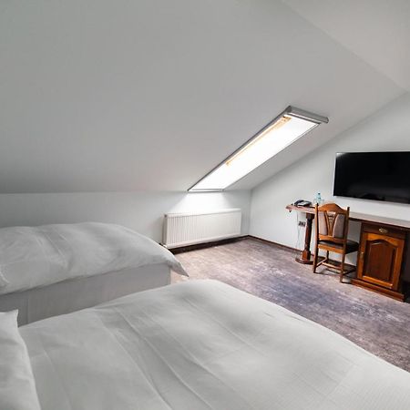 Pensiunea Casa Vera Тыргу-Жиу Экстерьер фото