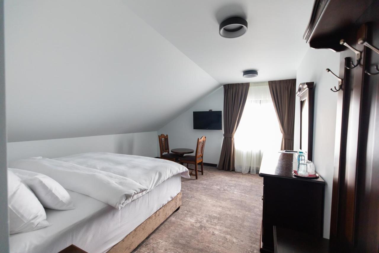 Pensiunea Casa Vera Тыргу-Жиу Экстерьер фото